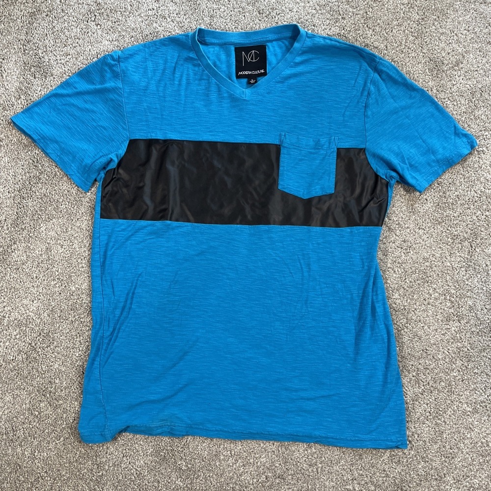 Modern Culture Mens Shirt‎ Size Large Blue V Neck Short Sleeve Black Trim